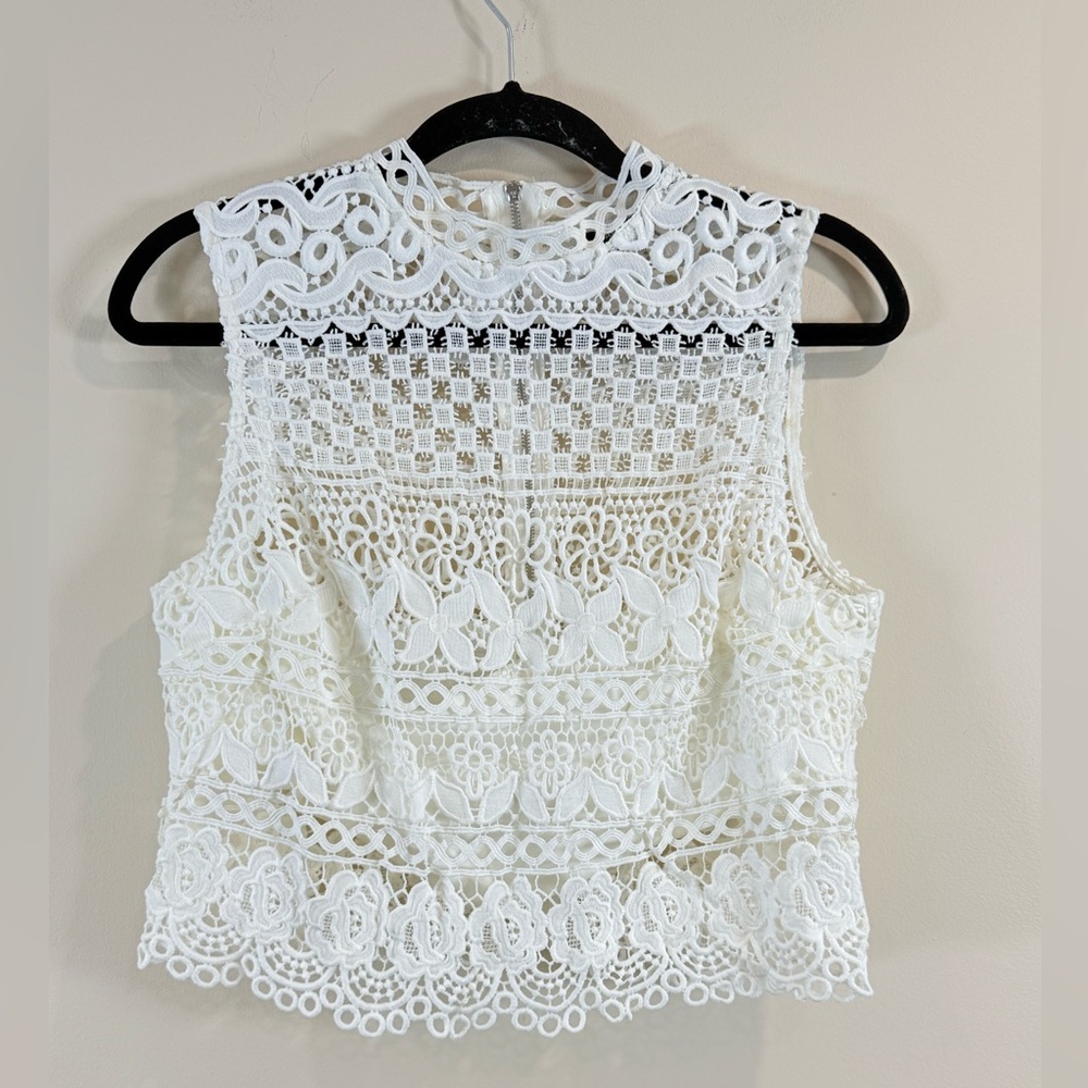 🔥NWOT Bardot Women's White Lace Sleeveless Top Size 8 🔥